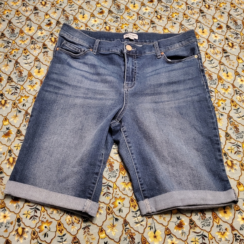 Bermuda jean shorts